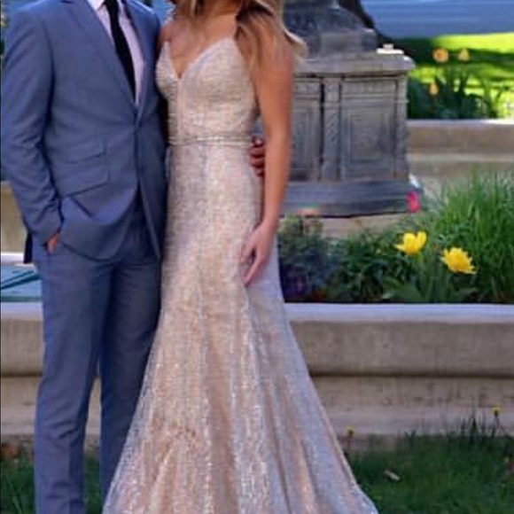 YPSILON JOVANI GOWN - Picture 7 of 8